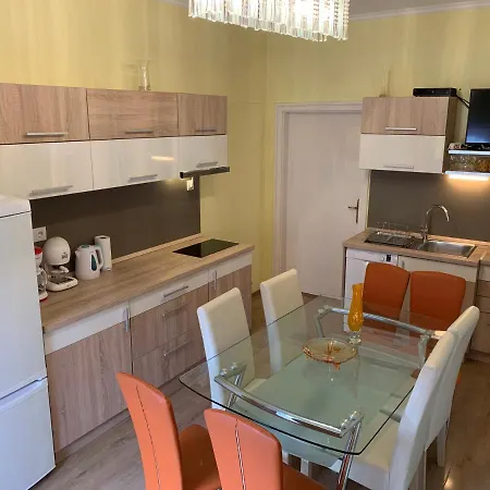 Martina Apartmanhaz 公寓 巴拉通雷勒