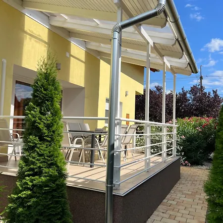 Martina Apartmanhaz * Balatonlelle