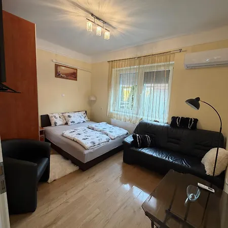Martina Apartmanhaz Daire *